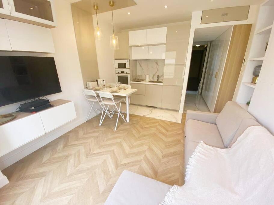 Appartement 2P Idealement Place Juan Les Pins Ngoại thất bức ảnh